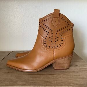 NWOB Marc Fisher Elyma Western Booties 9 Perforated Leather Pointed Toe Cowgirl